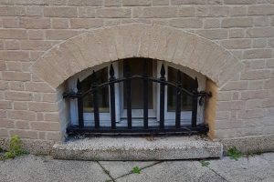 An example brick window arch, created by Apex BrickCutters, at Peterhouse College.